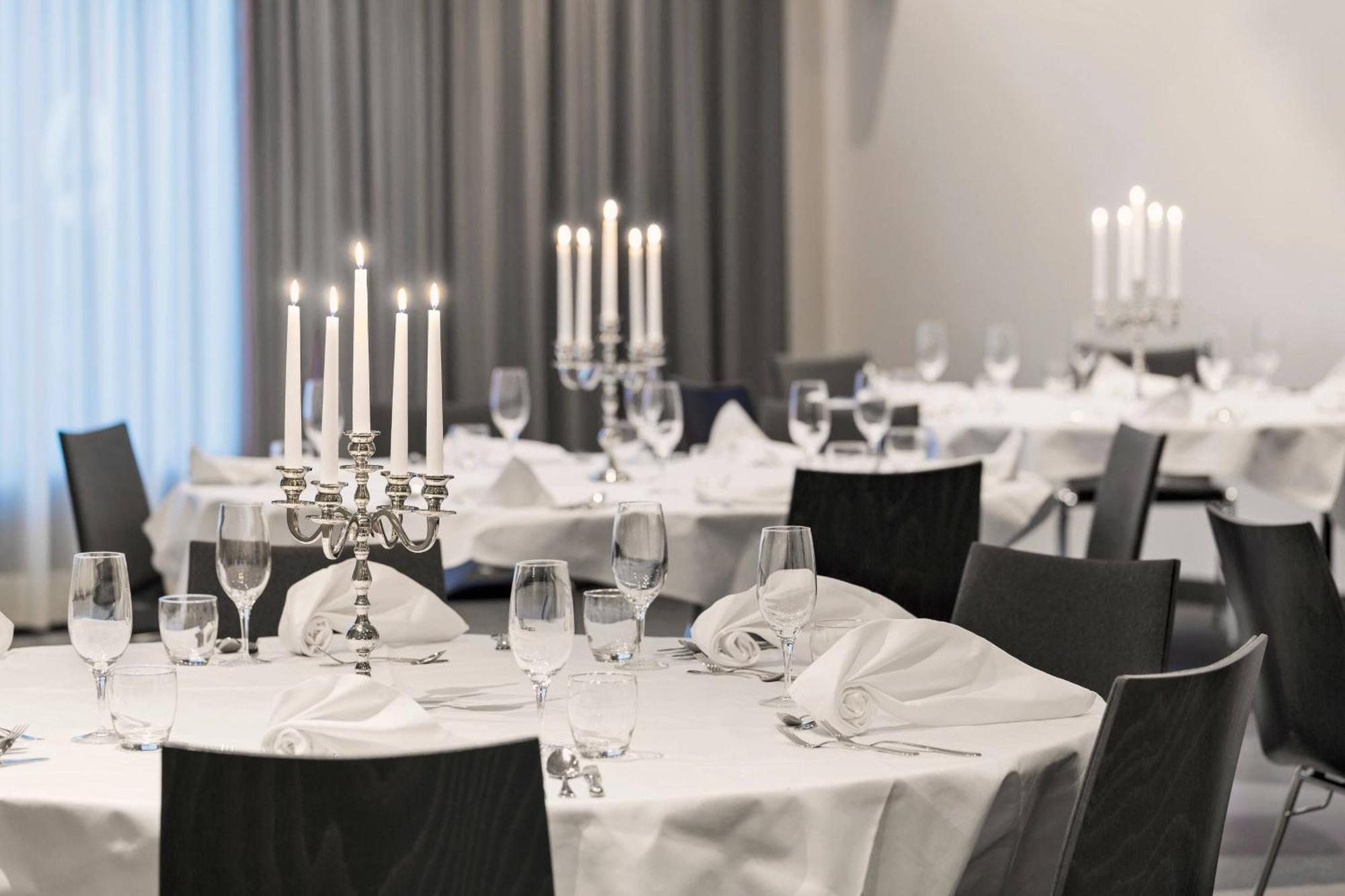 Courtyard By Marriott Zurich North Hotell Exteriör bild