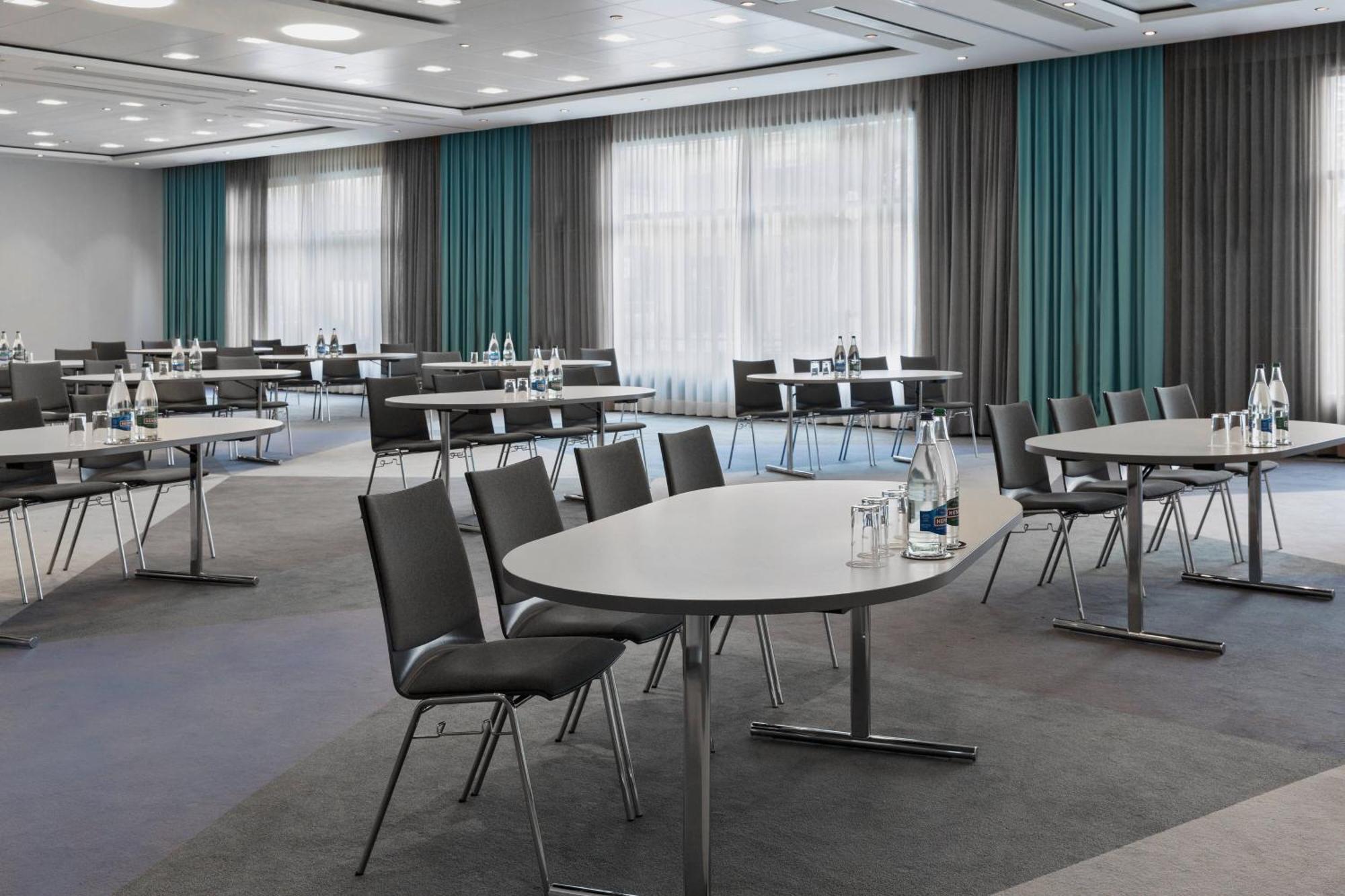 Courtyard By Marriott Zurich North Hotell Exteriör bild