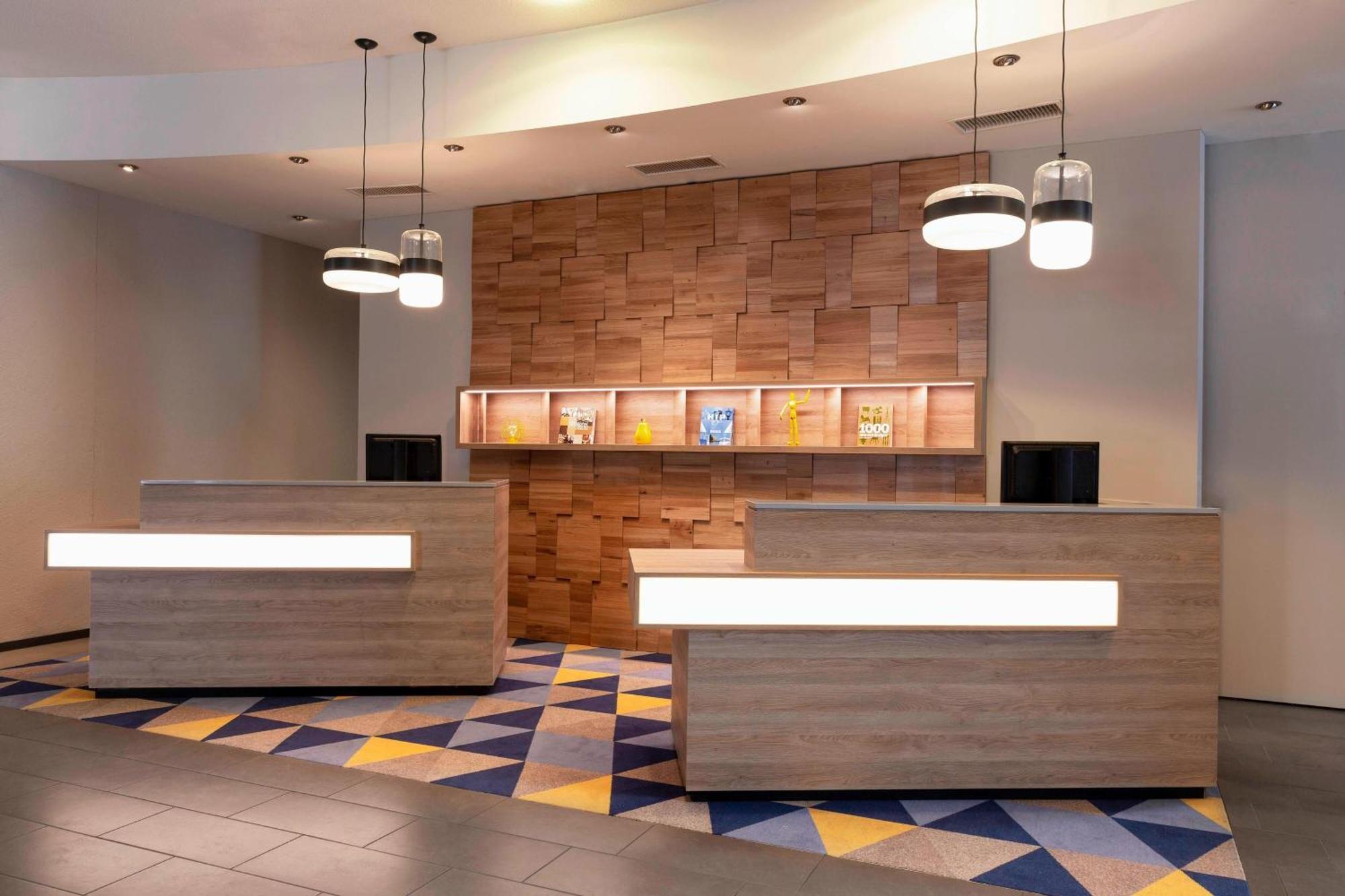 Courtyard By Marriott Zurich North Hotell Exteriör bild