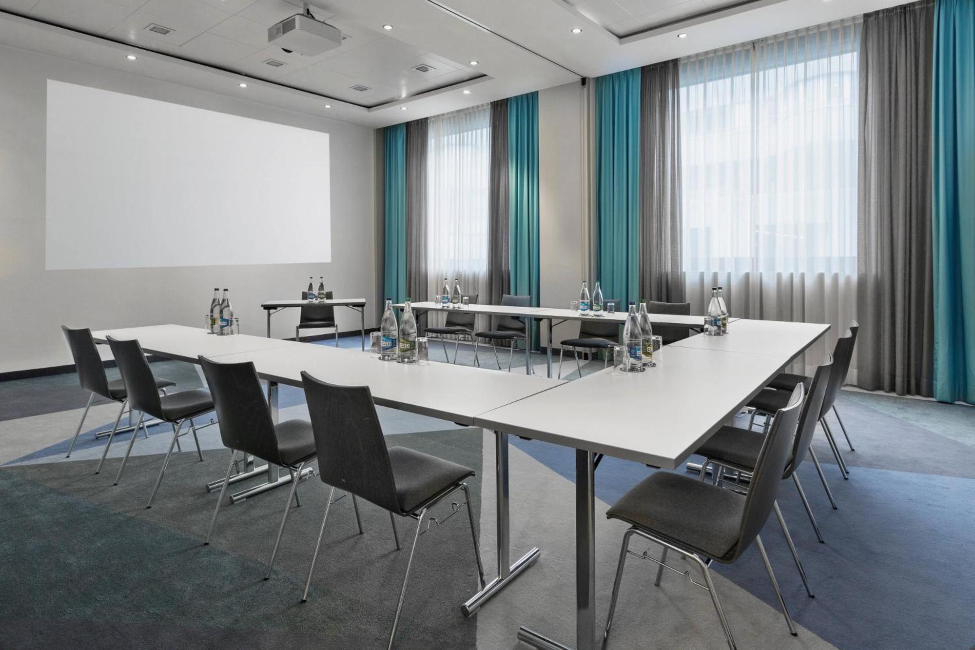 Courtyard By Marriott Zurich North Hotell Exteriör bild
