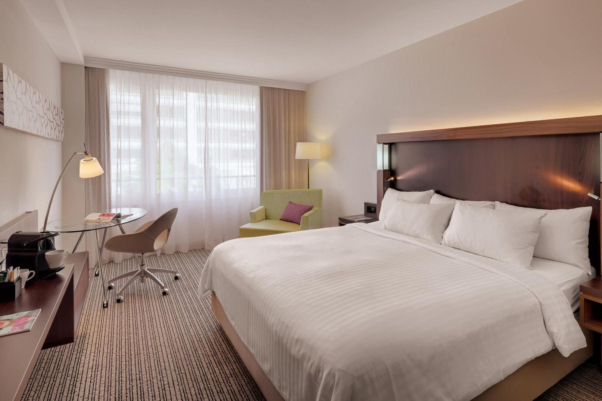 Courtyard By Marriott Zurich North Hotell Exteriör bild